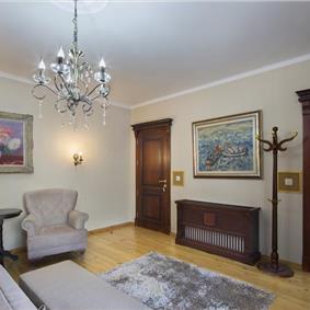 5 bedroom bayside villa with pool near Kotor, sleeps 12